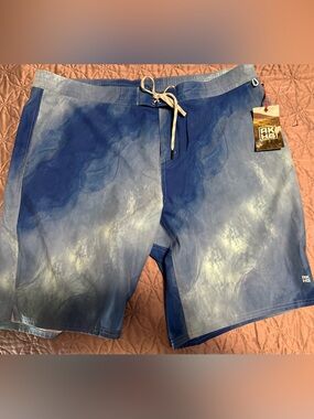 NEVER WORN! :) NWT Duluth Trading Co Men‘s AKHG swimming trunks